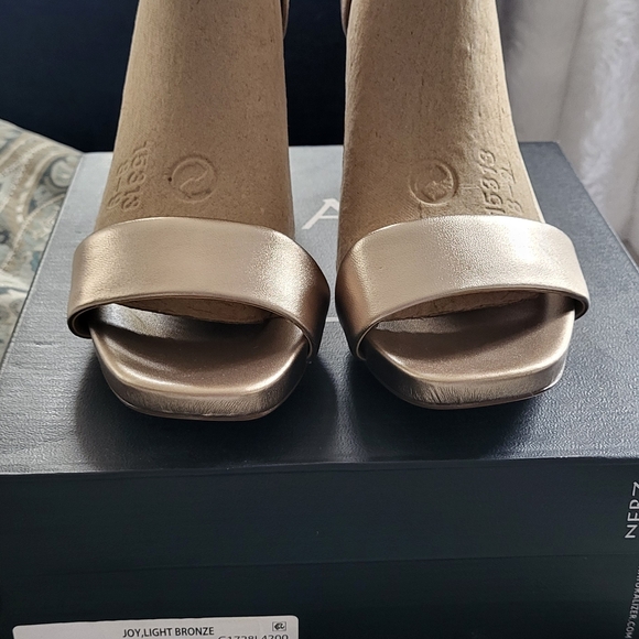 Naturalizer Women's Joy Square Toe Ankle Strap Dress Sandals In LIGHT BRONZE - Picture 7 of 13